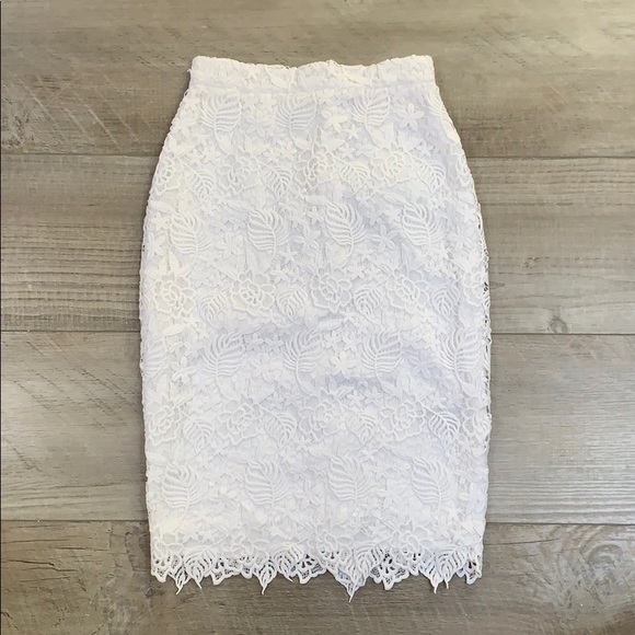 Banana Republic Dresses & Skirts - NEW Banana Republic Midi Lace Skirt